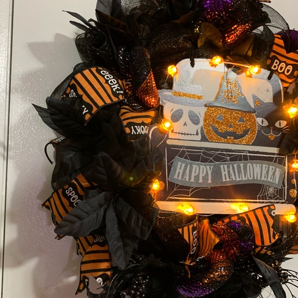 Item51 Halloween Wreath with lights - Picture 5 of 8